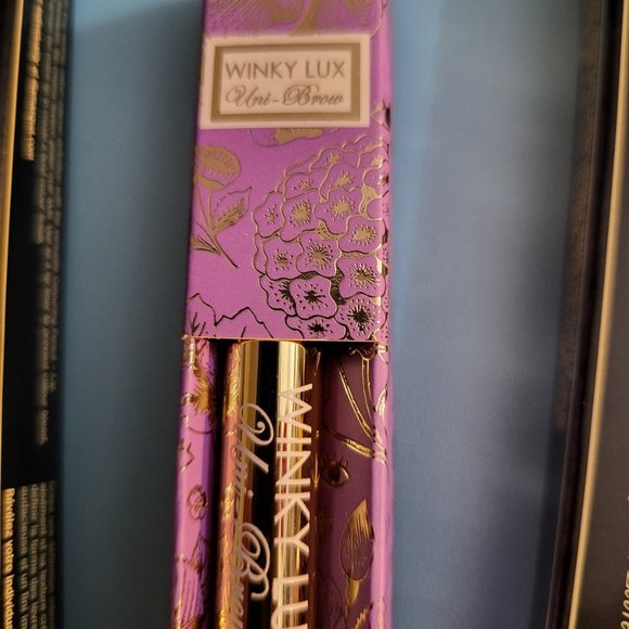 Illamsqua Colouring Pencil & Winky Lux Bundle - Picture 3 of 11